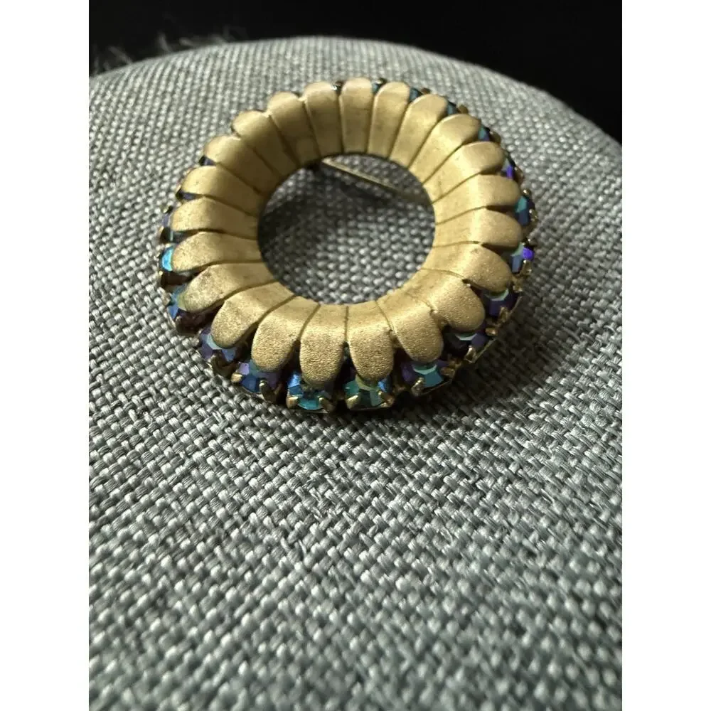 Vintage Sun Ring Brooch AB Gold Tone Wreath Scarf Lapel Pin Career Cocktail